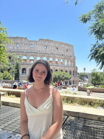fa0d29bc-50b8-4308-8c73-6e9a0eee855e-aa_photo_upload-Spring-Summer2024_Sorrento_SabinaCumming_UniversityOfMichigan_Rome